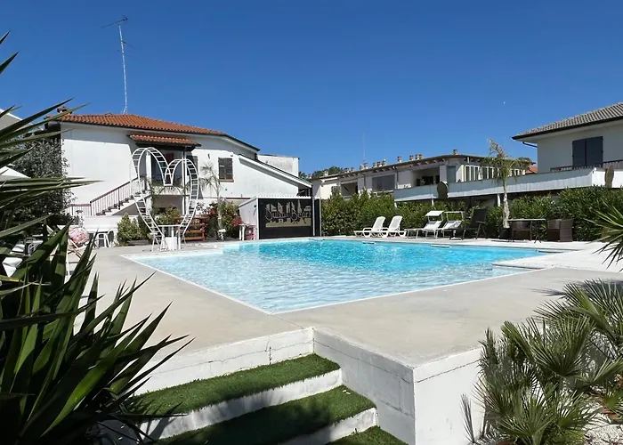 Dubaibeachotel Llido Degli Estensi