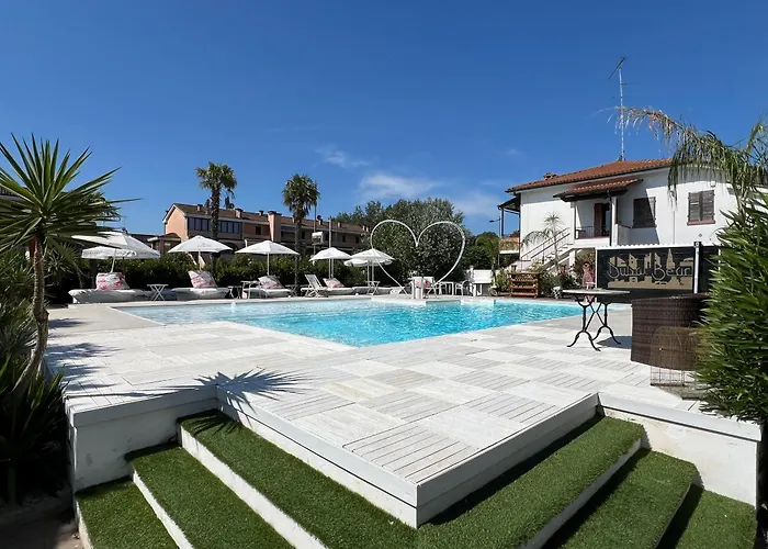 Dubaibeachotel Llido Degli Estensi